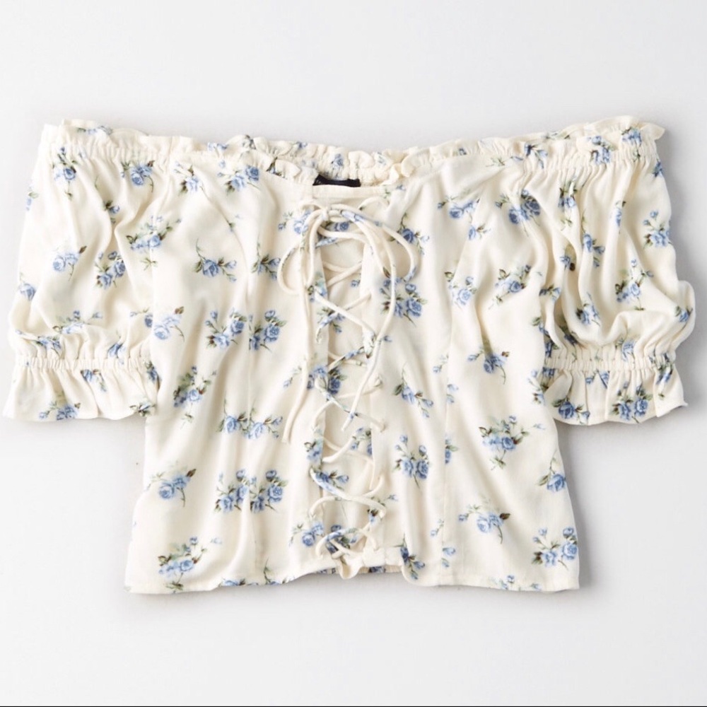 American Eagle lace up floral crop top with puffy sleeves
